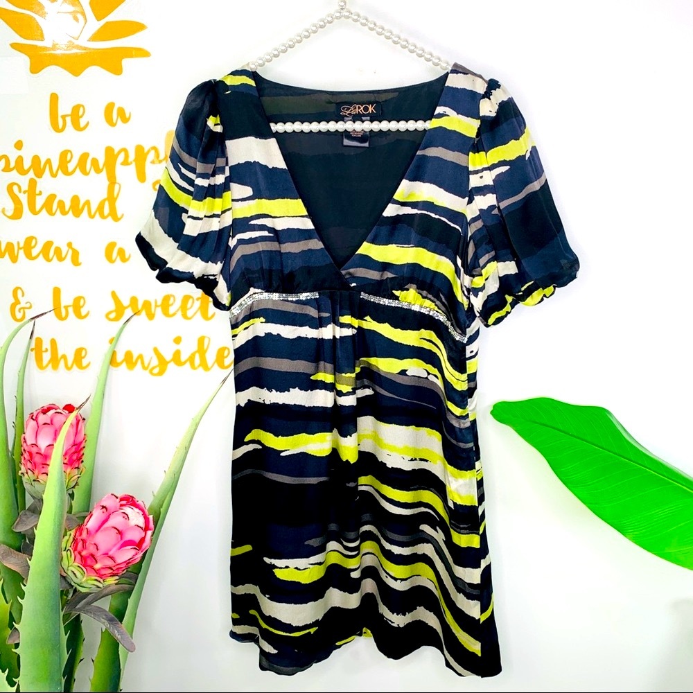 LaROK 100% Silk Zebra Plunge Short Sleeve Dress XS